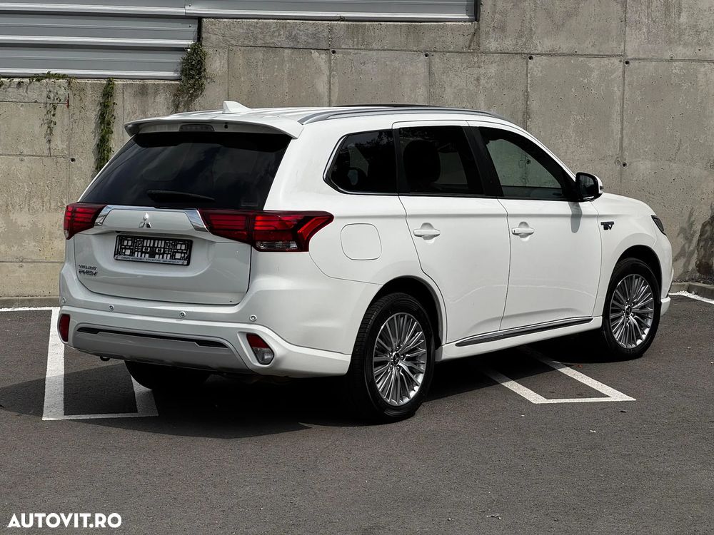 Mitsubishi Outlander PHEV 2.4 L 4X4 Instyle - 5