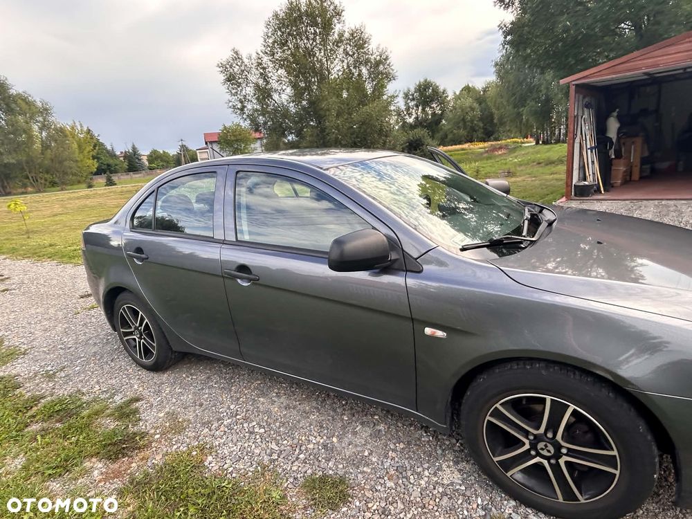 Mitsubishi Lancer 1.6 Inform - 8