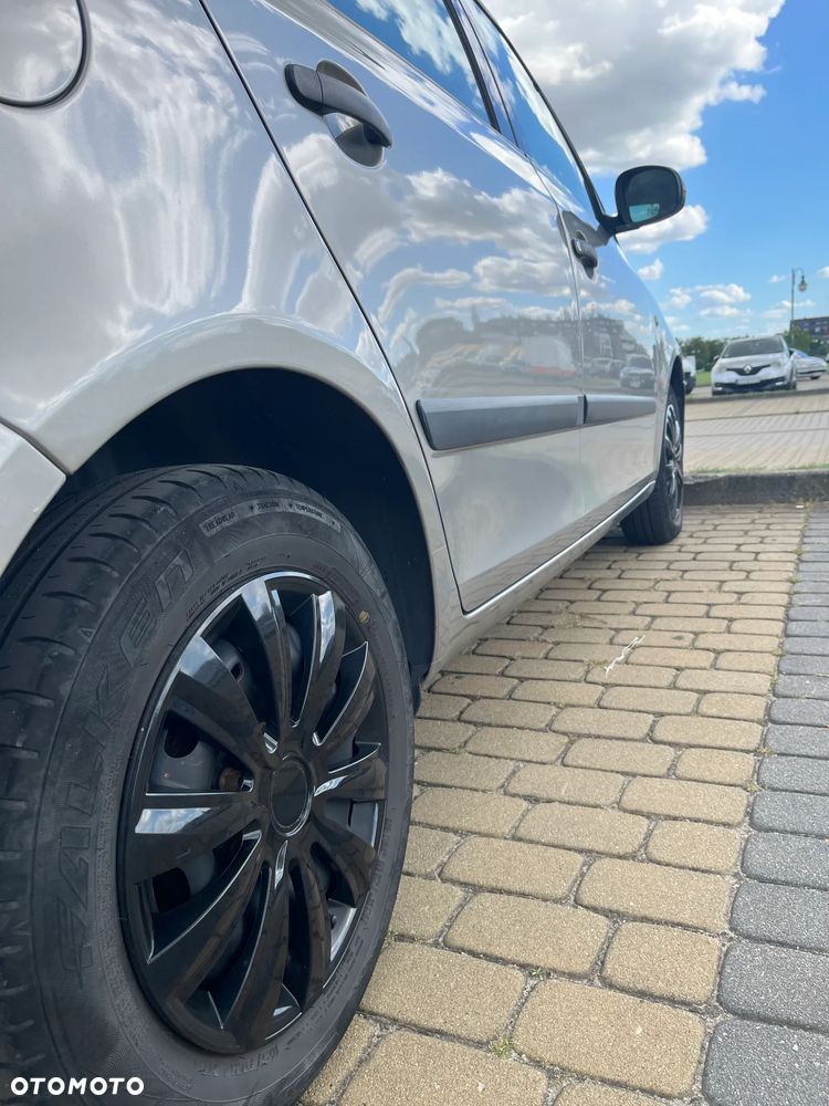 Skoda Fabia 1.2 HTP - 10