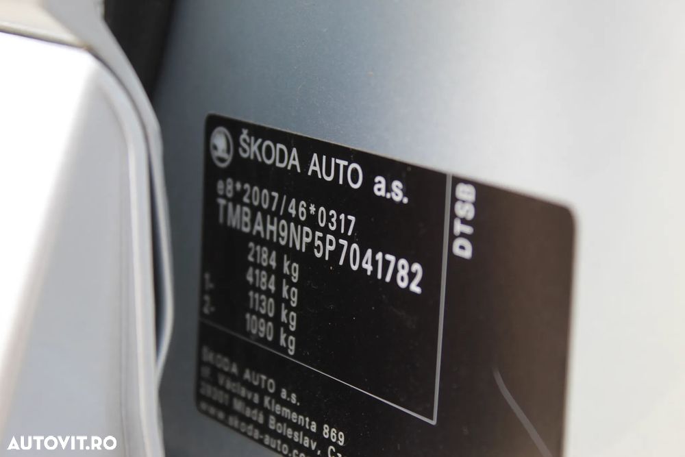 Skoda Superb 2.0 TDI DSG Style - 33