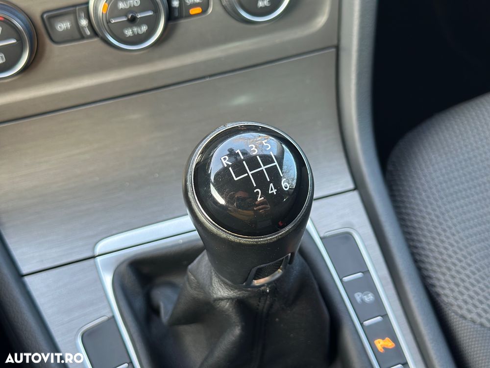 Volkswagen Golf - 27