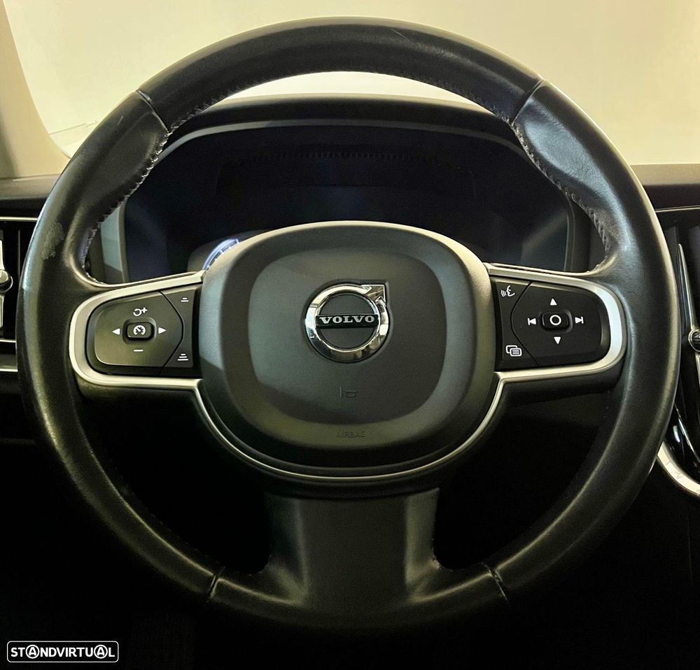 Volvo V60 2.0 D3 Momentum Geartronic - 9