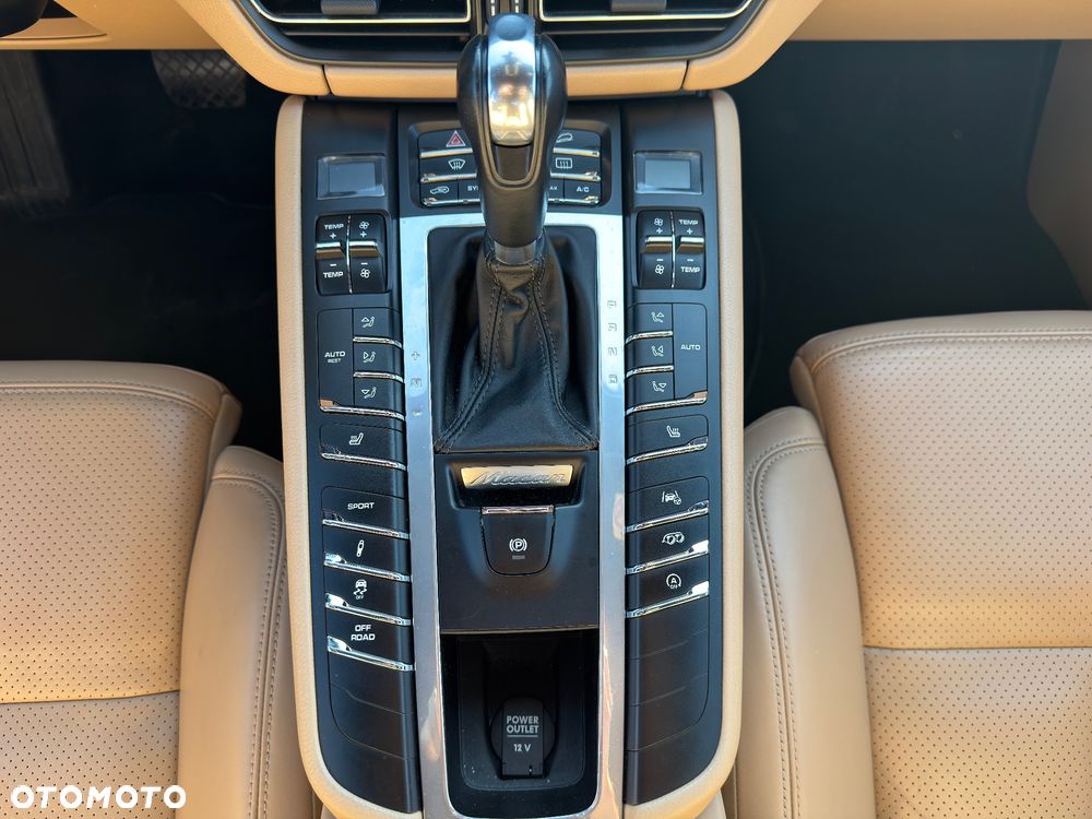 Porsche Macan - 23