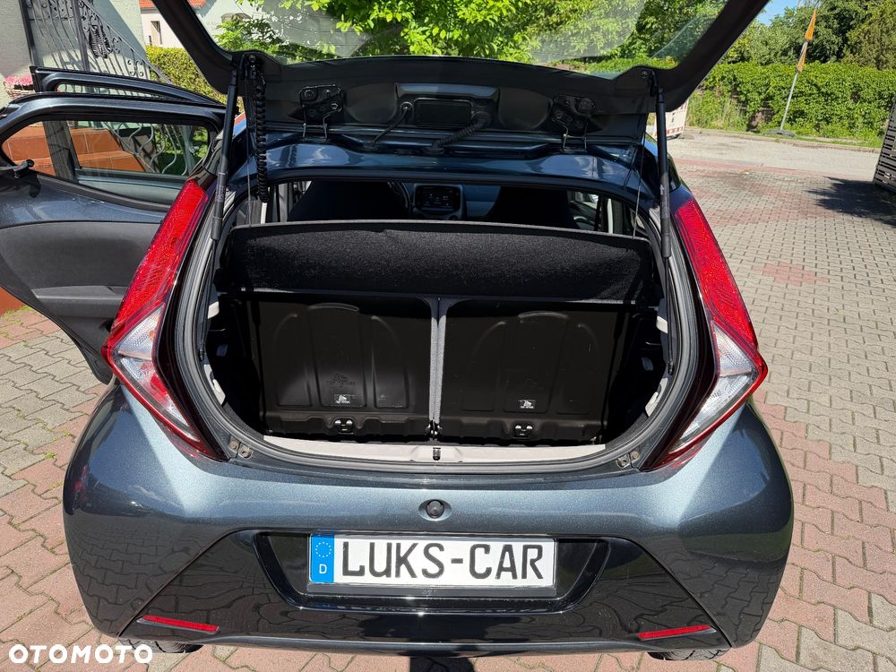 Toyota Aygo x-clusiv - 30