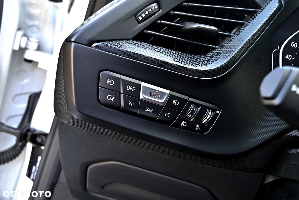 BMW Seria 1 118d Sport Line - 39