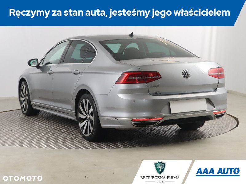 Volkswagen Passat - 5