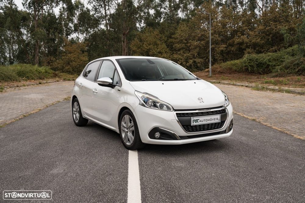 Peugeot 208 1.2 PureTech Signature - 24