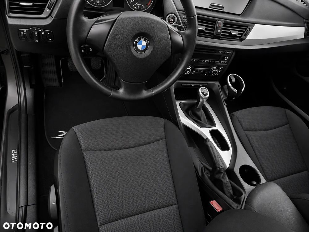 BMW X1 sDrive18d xLine - 20