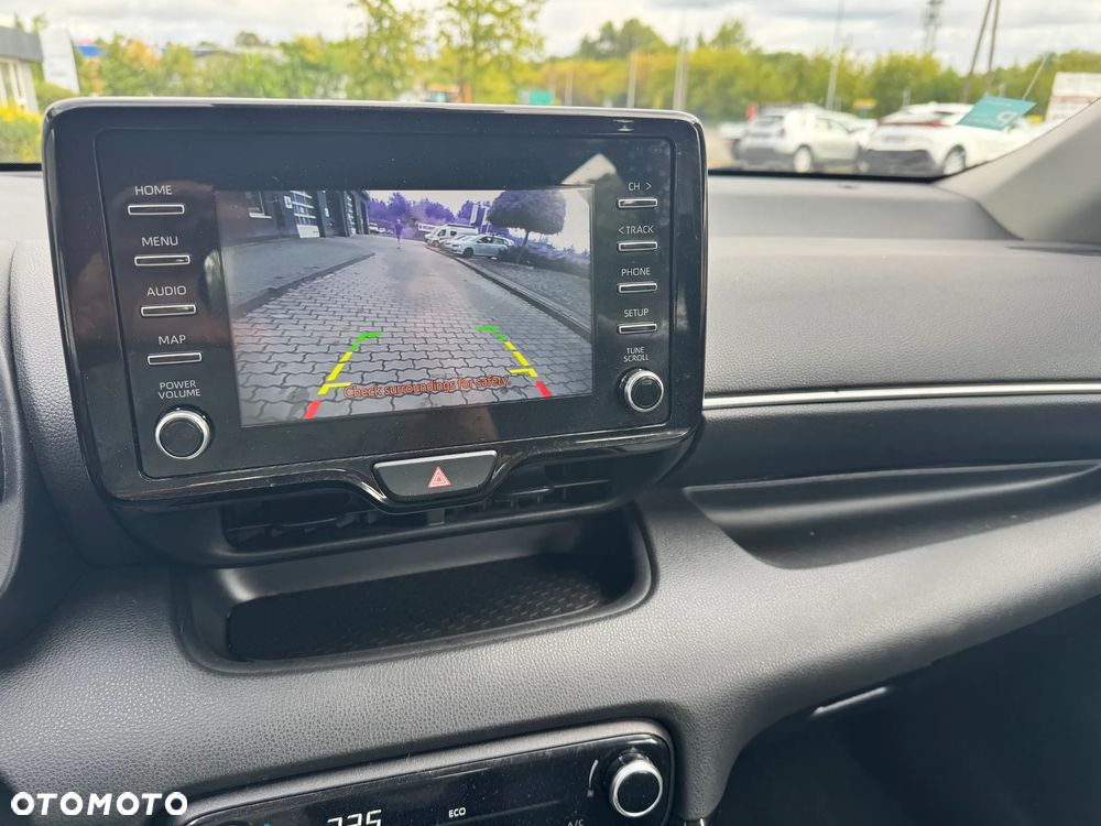 Toyota Yaris Hybrid 1.5 Executive - 8
