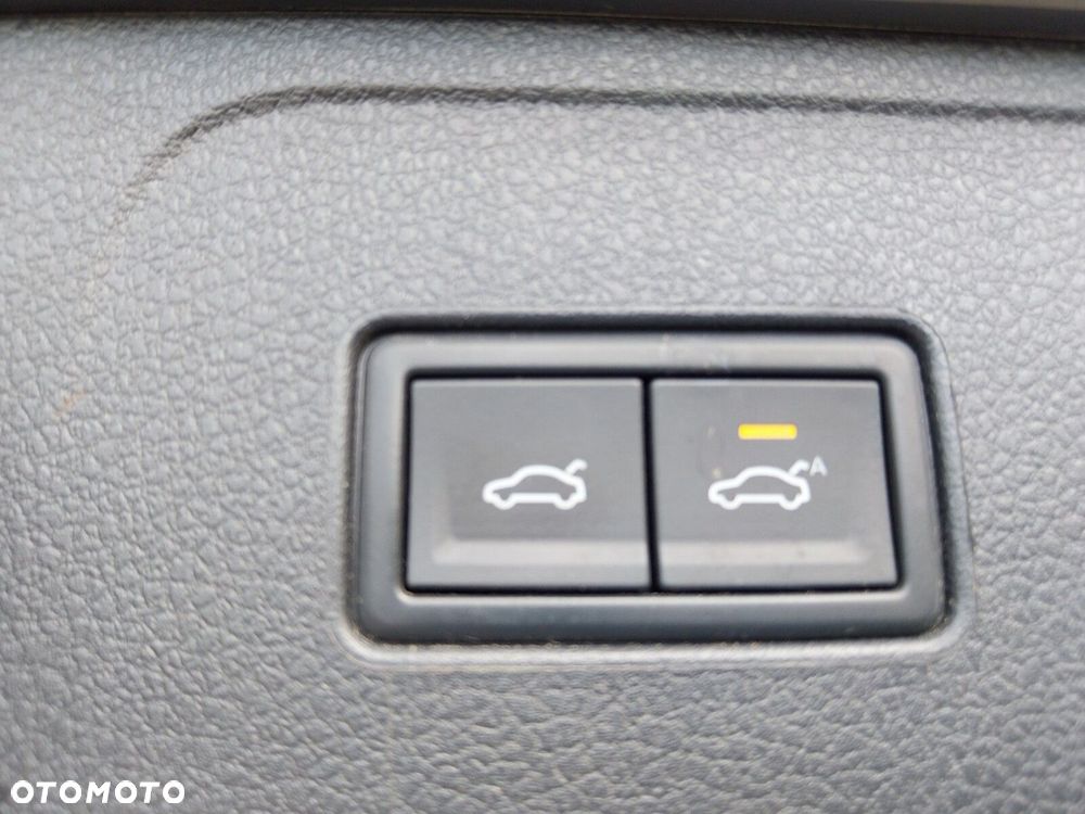 Volkswagen Passat 2.0 TDI Elegance DSG - 11