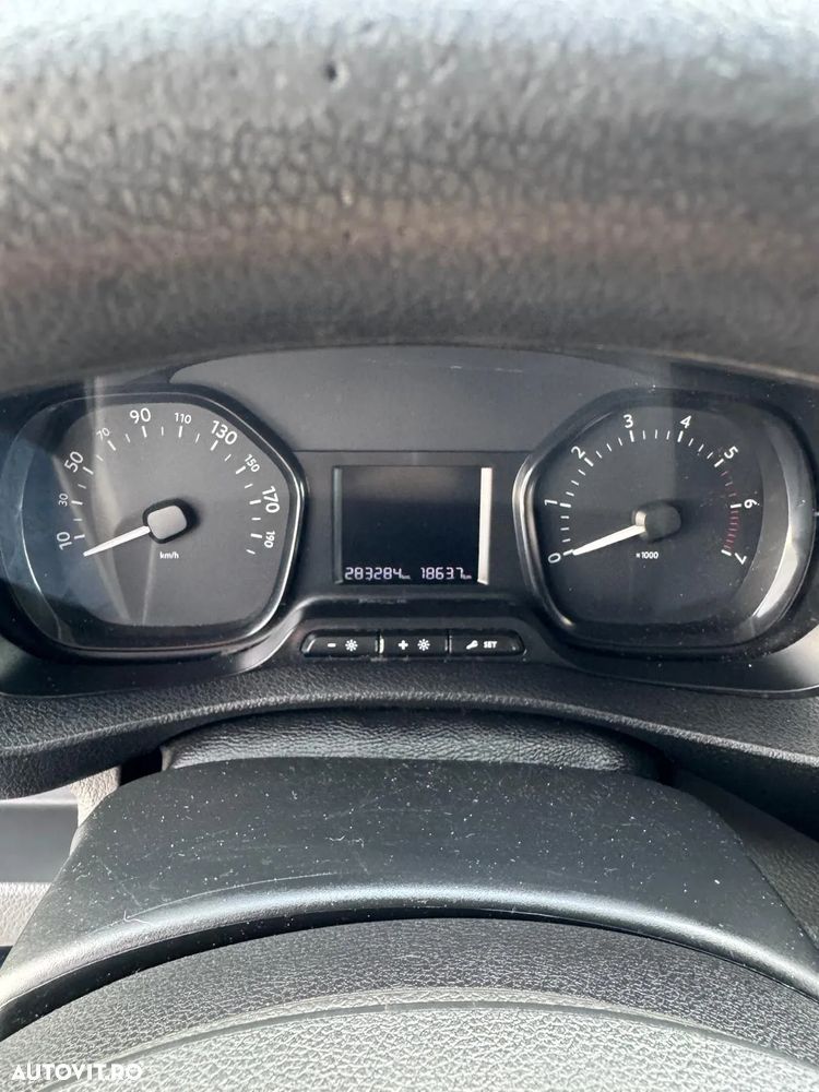 Opel VIVARO - 11