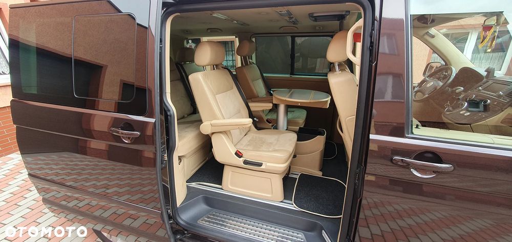 Volkswagen Multivan - 10