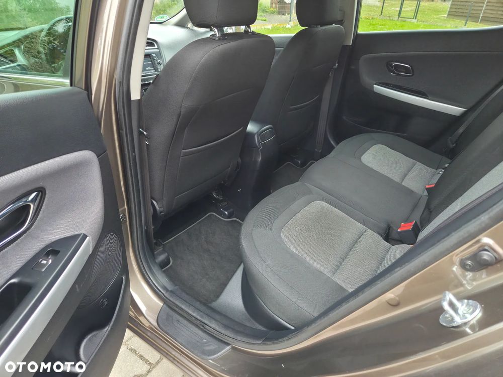Kia Ceed - 12