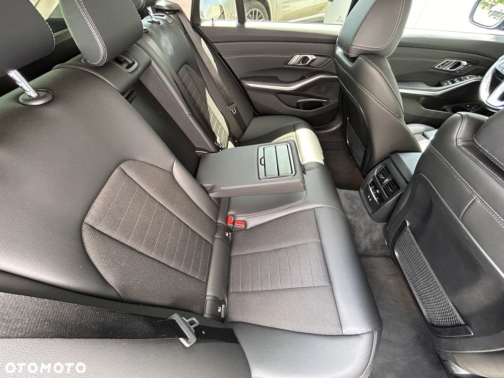 BMW Seria 3 320e xDrive Advantage sport - 21