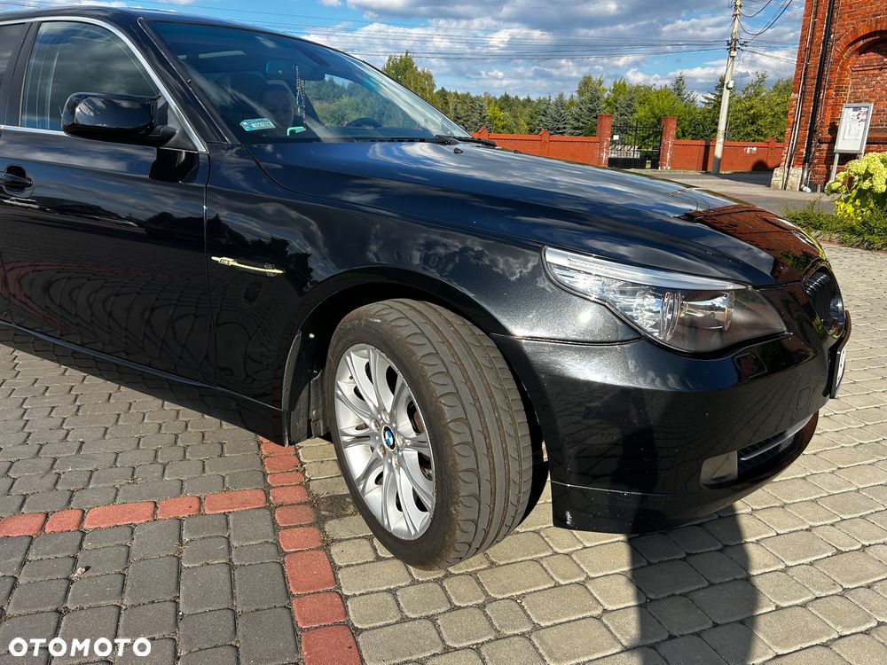 BMW Seria 5 530d xDrive - 27