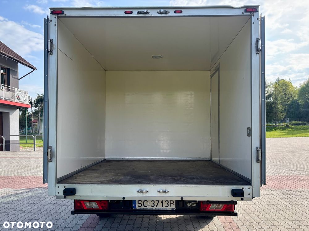 Ford Transit - 10
