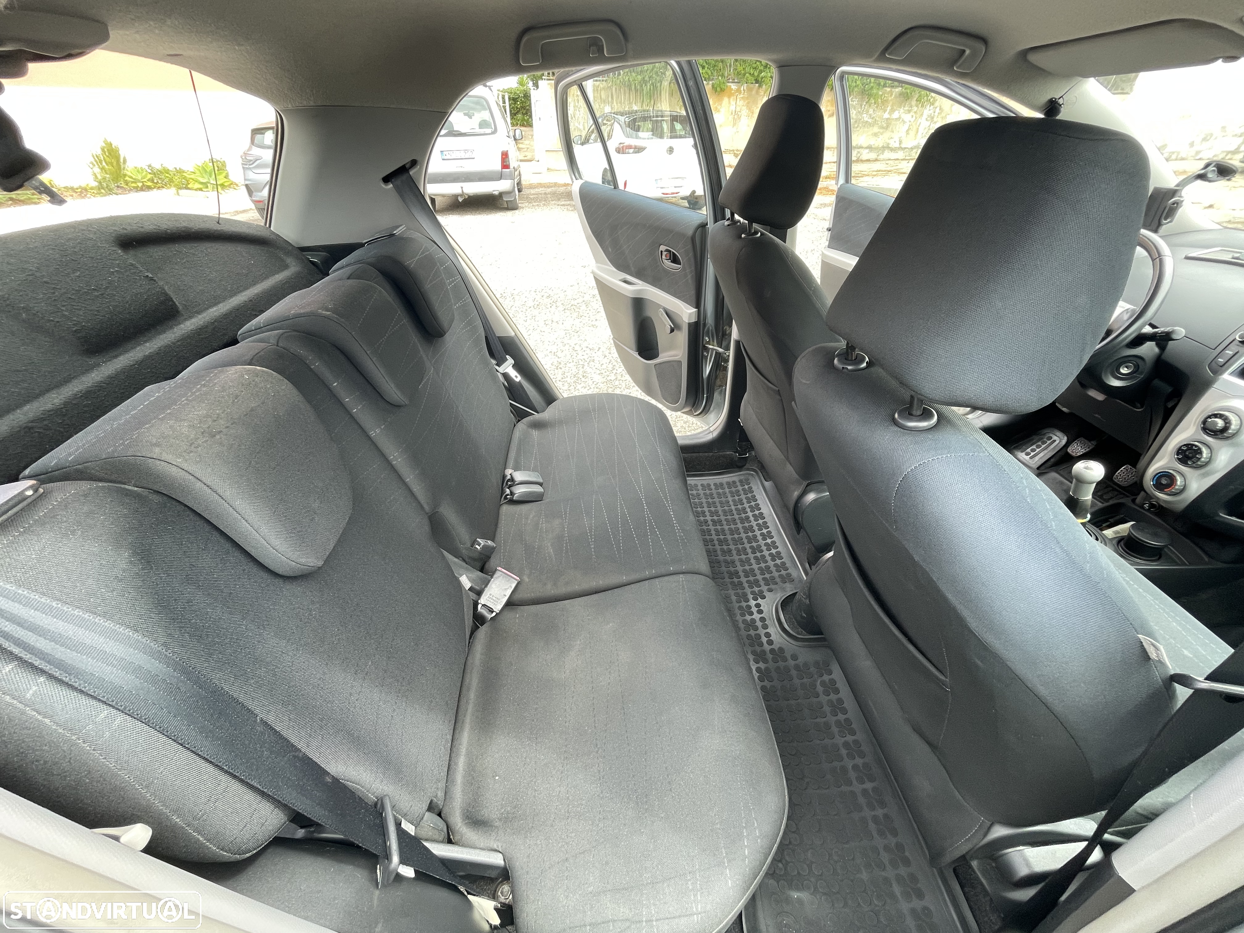 Toyota Yaris 1.0 VVT-i Comfort - 11