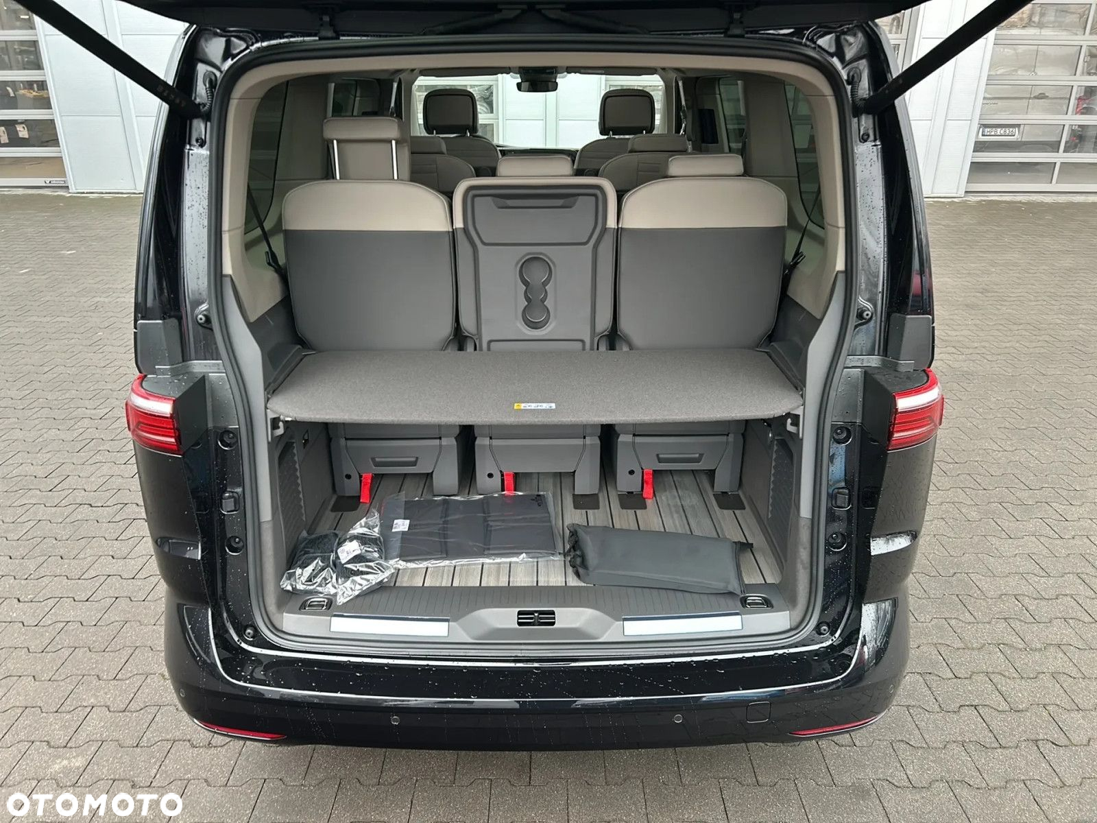 Volkswagen Multivan 2.0 TSI L2 Style DSG - 11