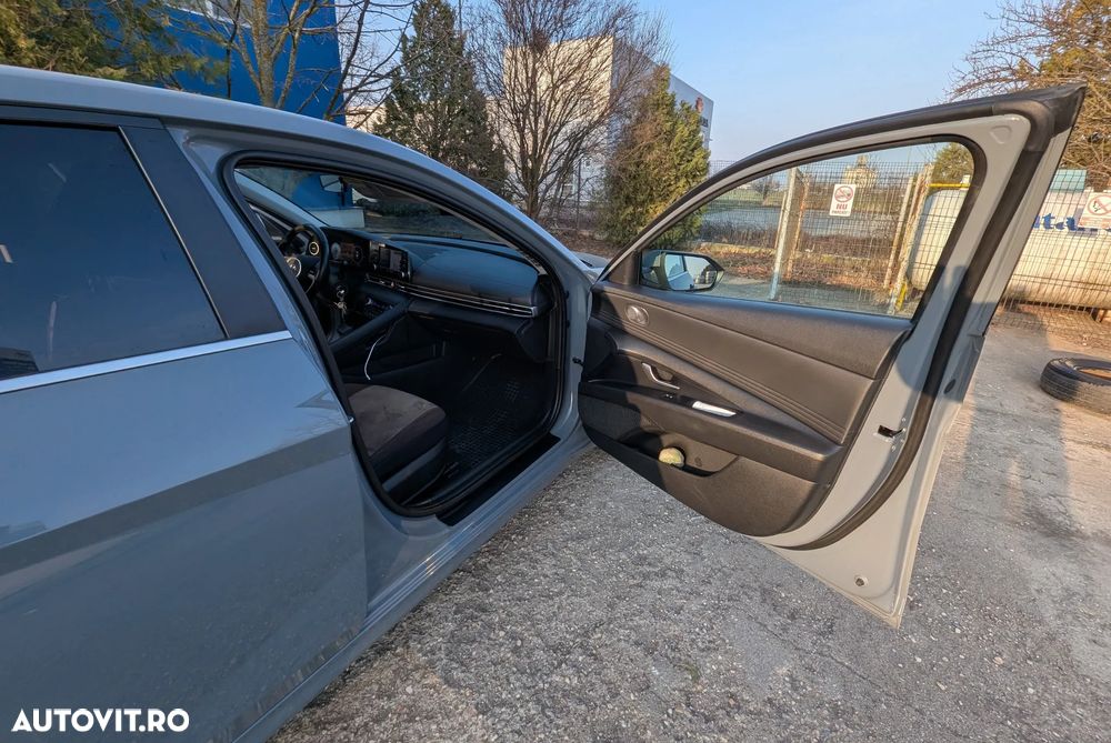 Hyundai Elantra 1.6 l 123 CP CVT Highway - 4