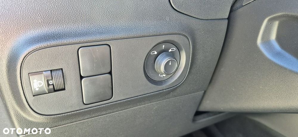 Citroën C3 1.2 PureTech Shine EAT6 - 13