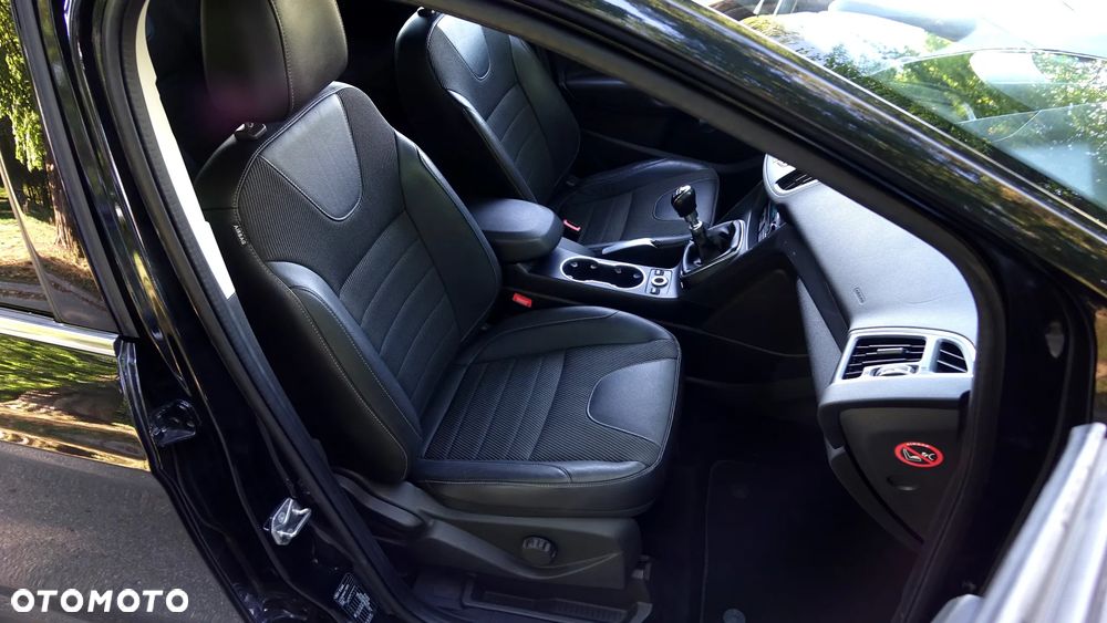 Ford Kuga 1.5 EcoBoost 2x4 Titanium - 14