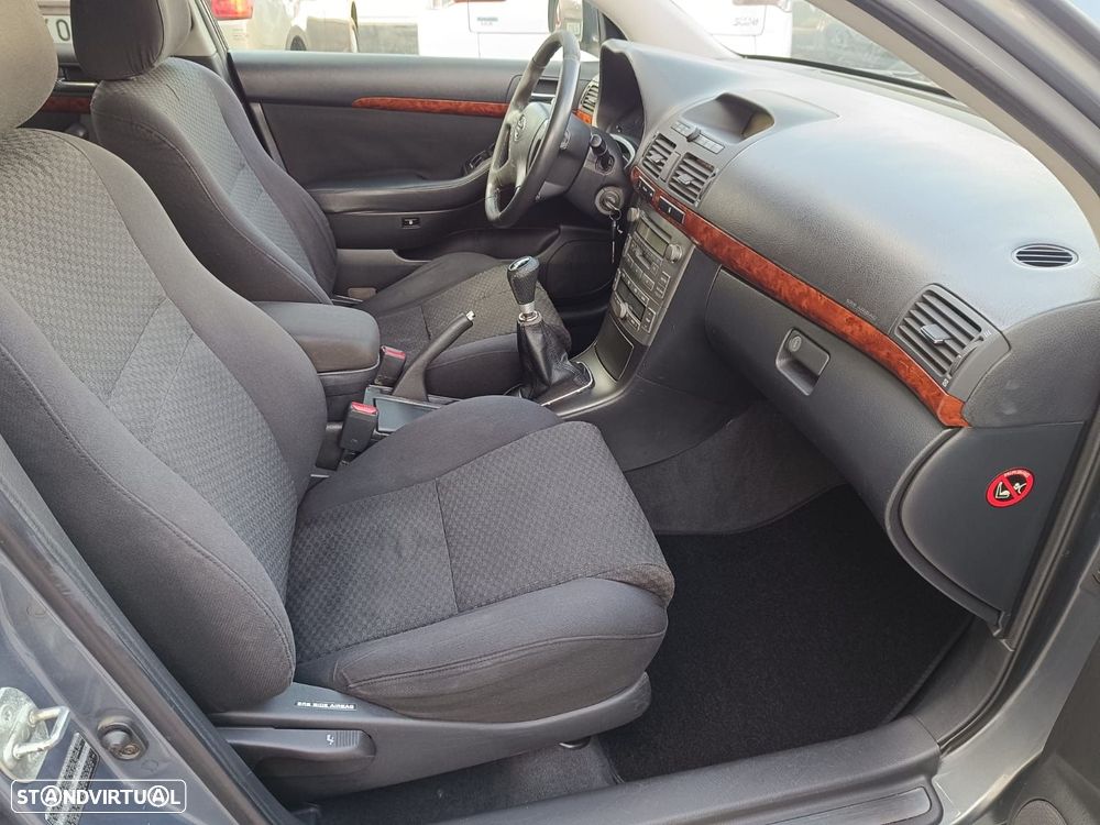 Toyota Avensis LB 2.0 D-4D Sol - 10