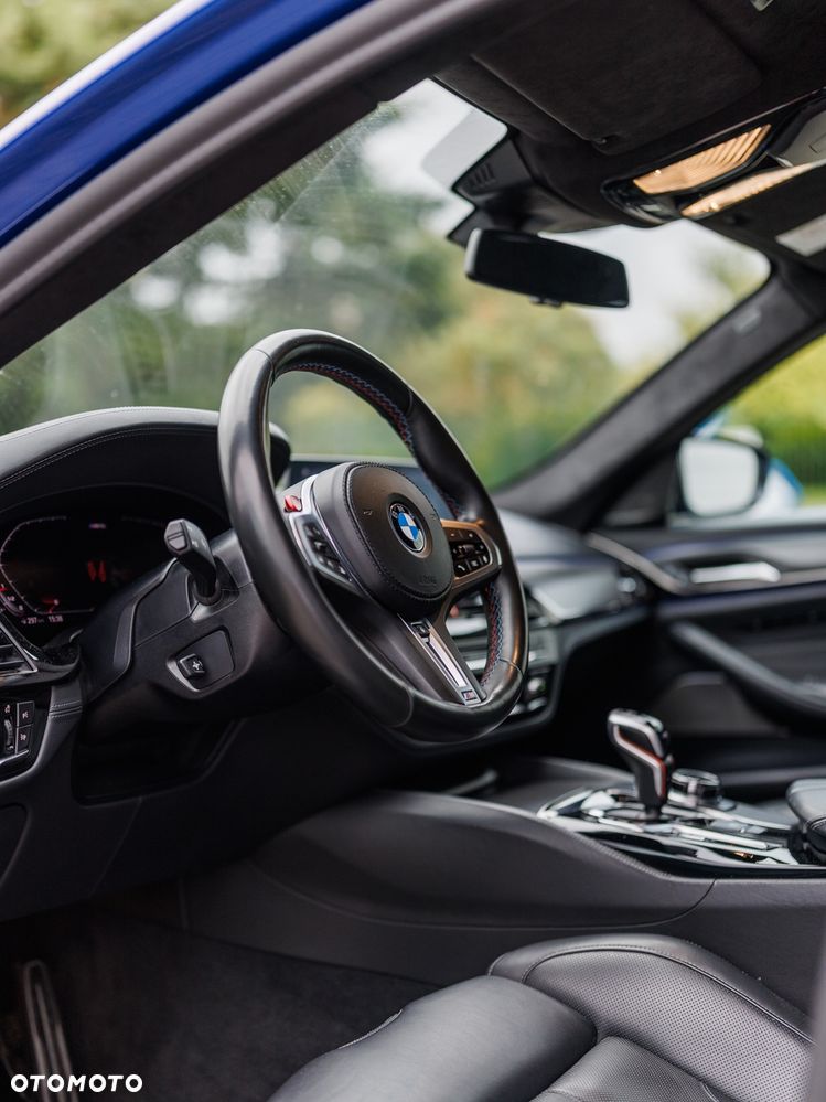 BMW M5 Competition - 4