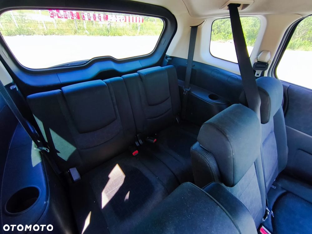 Mazda 5 2.0 Exclusive + - 3