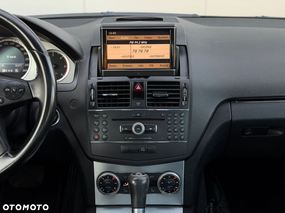 Mercedes-Benz Klasa C 220 CDI DPF Automatik Avantgarde - 32