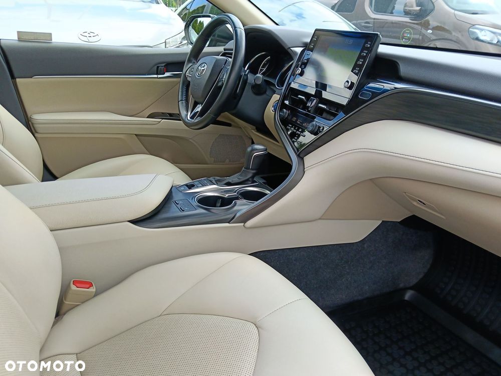 Toyota Camry - 9