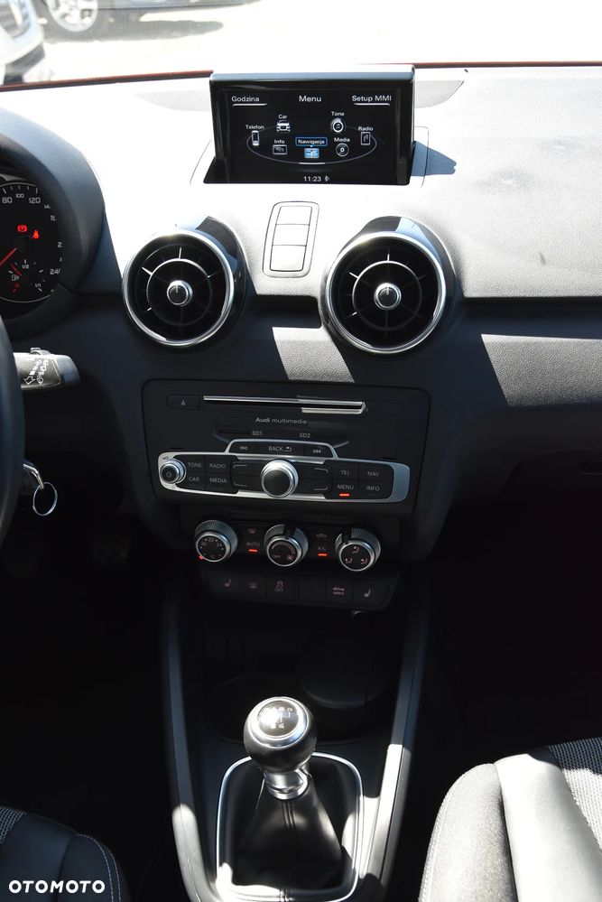 Audi A1 Sportback 1.6 TDI design - 13