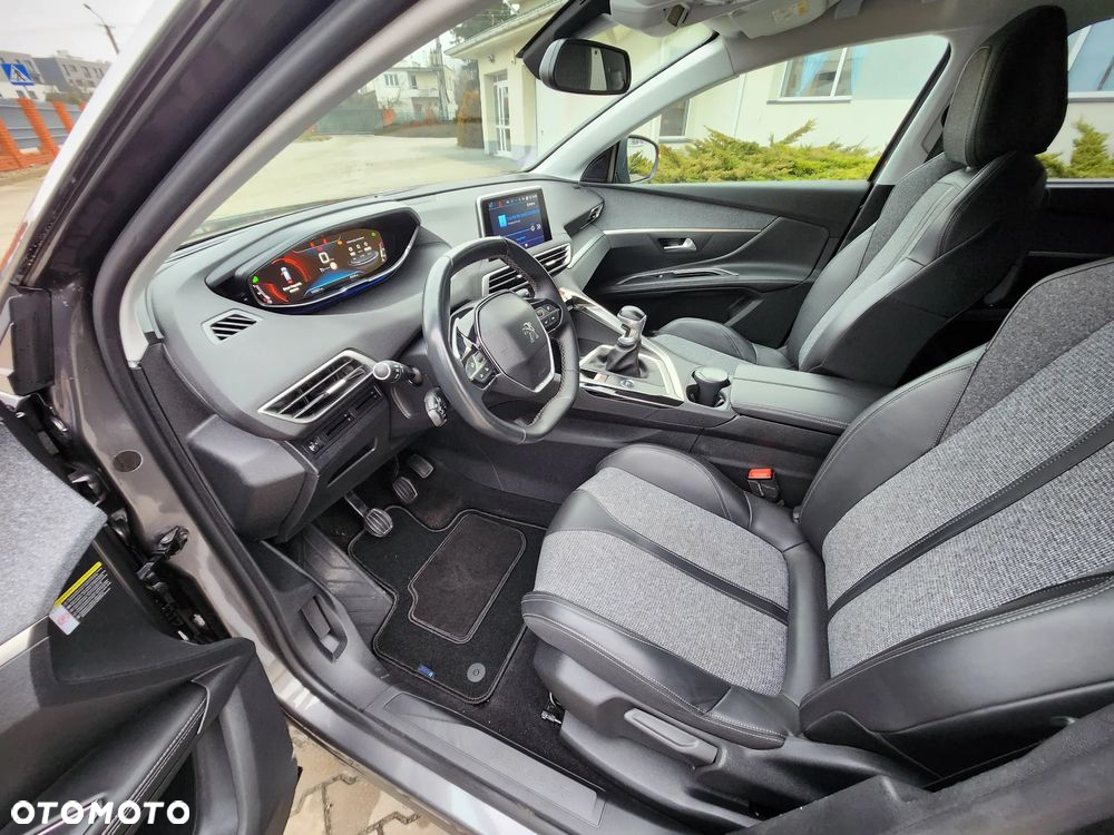 Peugeot 5008 1.2 PureTech Allure S&S - 28