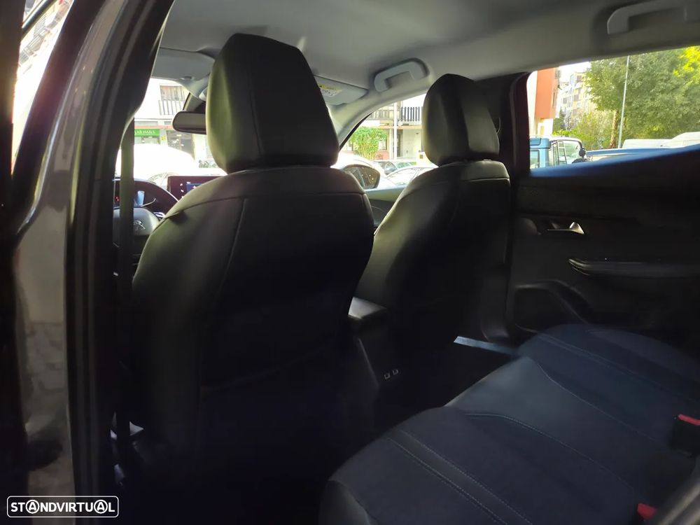 Peugeot 2008 1.2 PureTech Allure EAT8 - 12