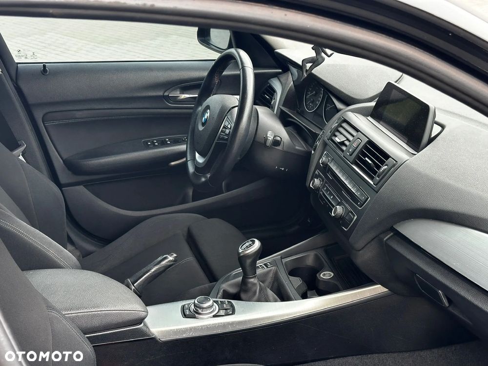 BMW Seria 1 116d EfficientDynamics Sport Line - 29
