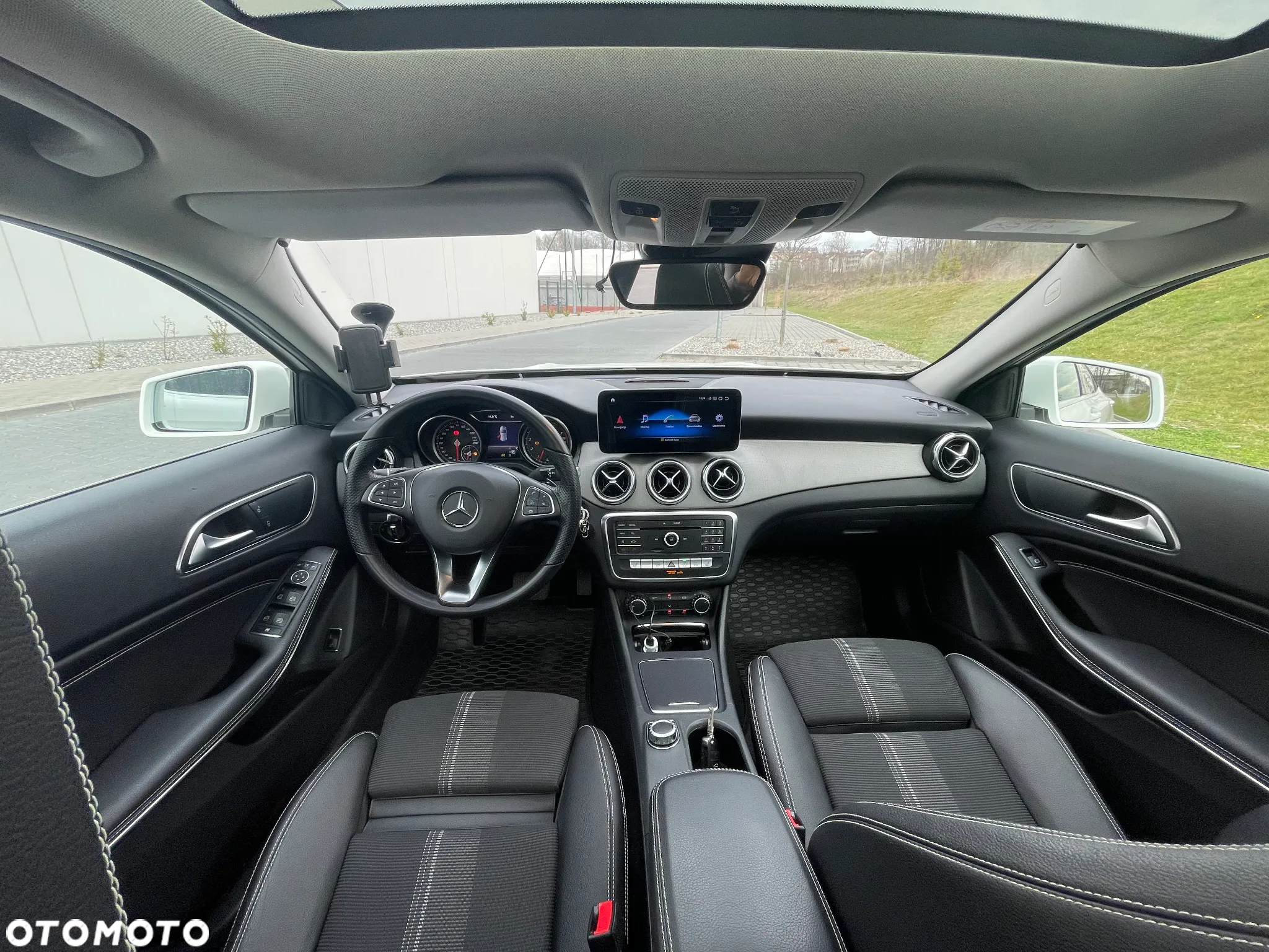 Mercedes-Benz GLA 180 7G-DCT - 7