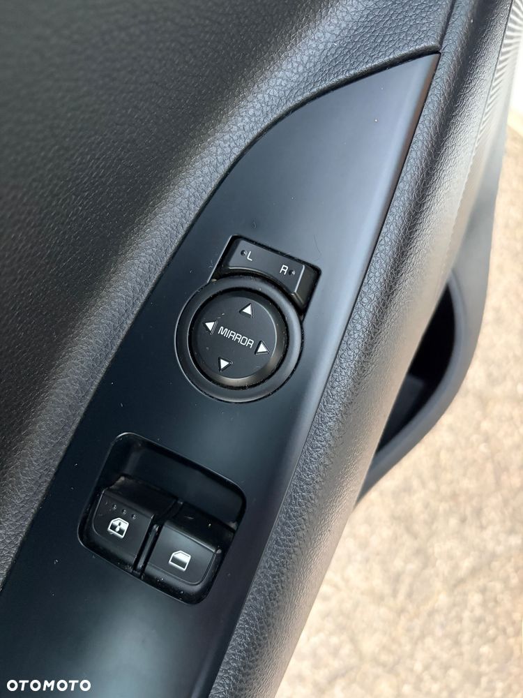 Kia Rio 1.2 L - 32