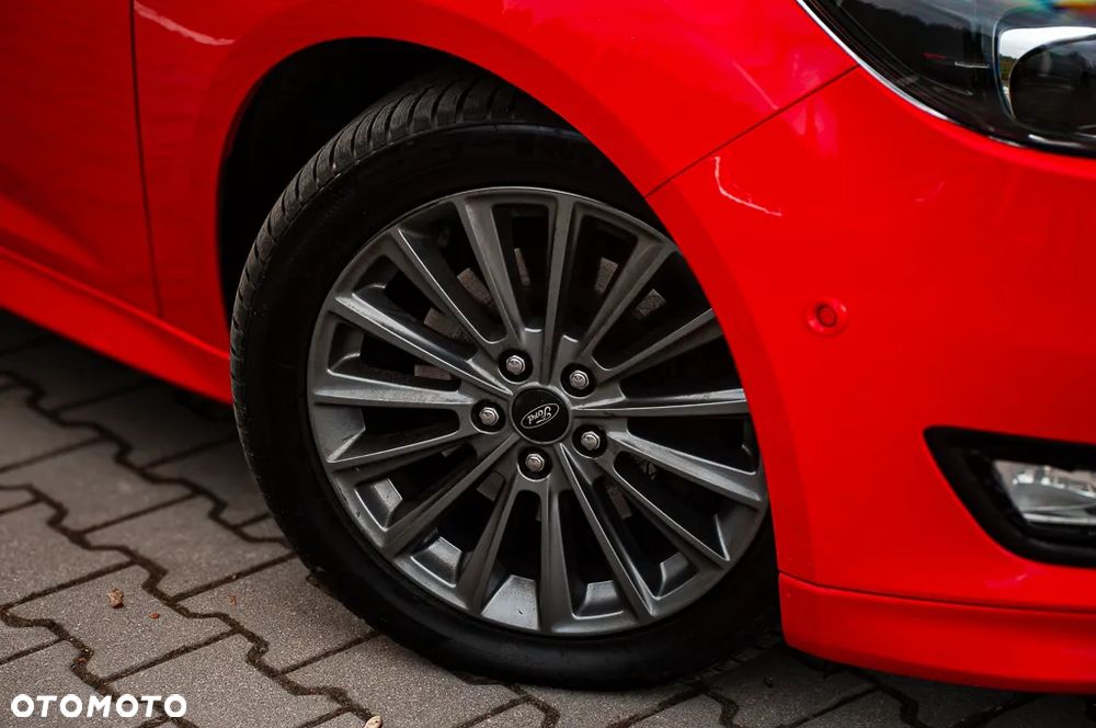 Ford Focus SW 1.5 EcoBoost S&S ST-LINE - 40