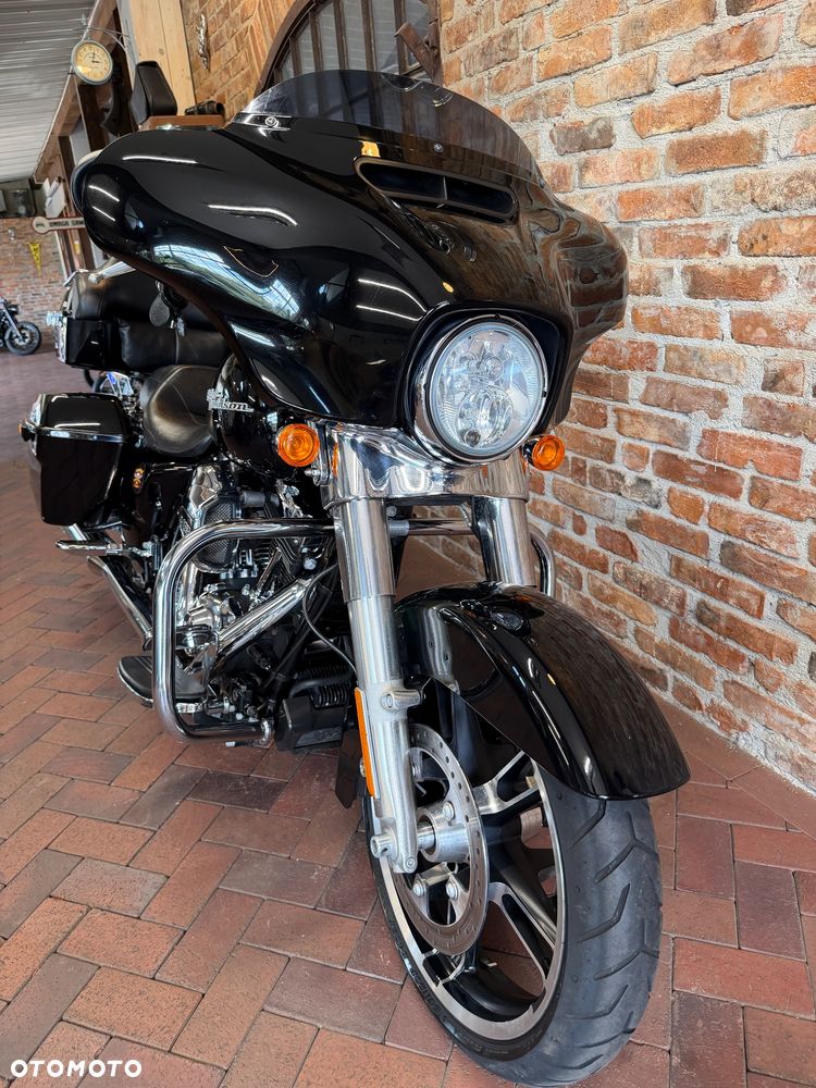 Harley-Davidson Touring Street Glide - 19