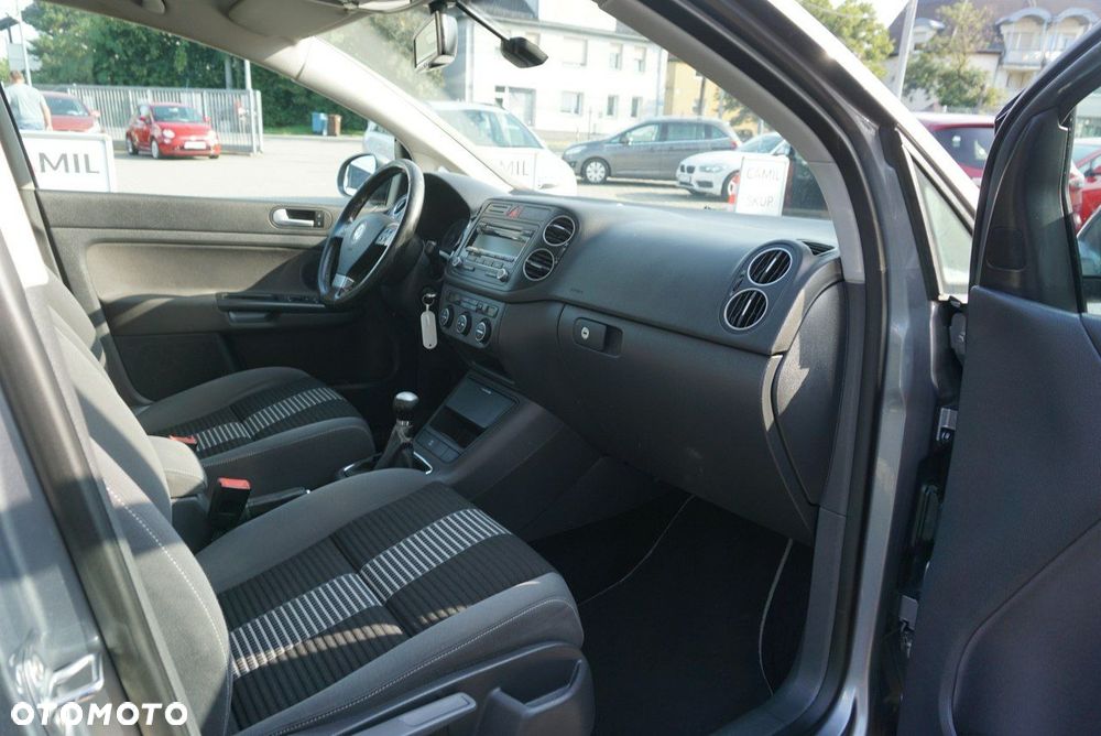 Volkswagen Golf Plus - 22