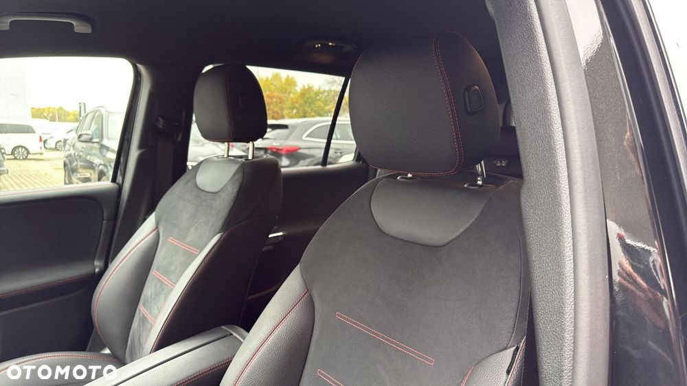 Mercedes-Benz GLB - 10