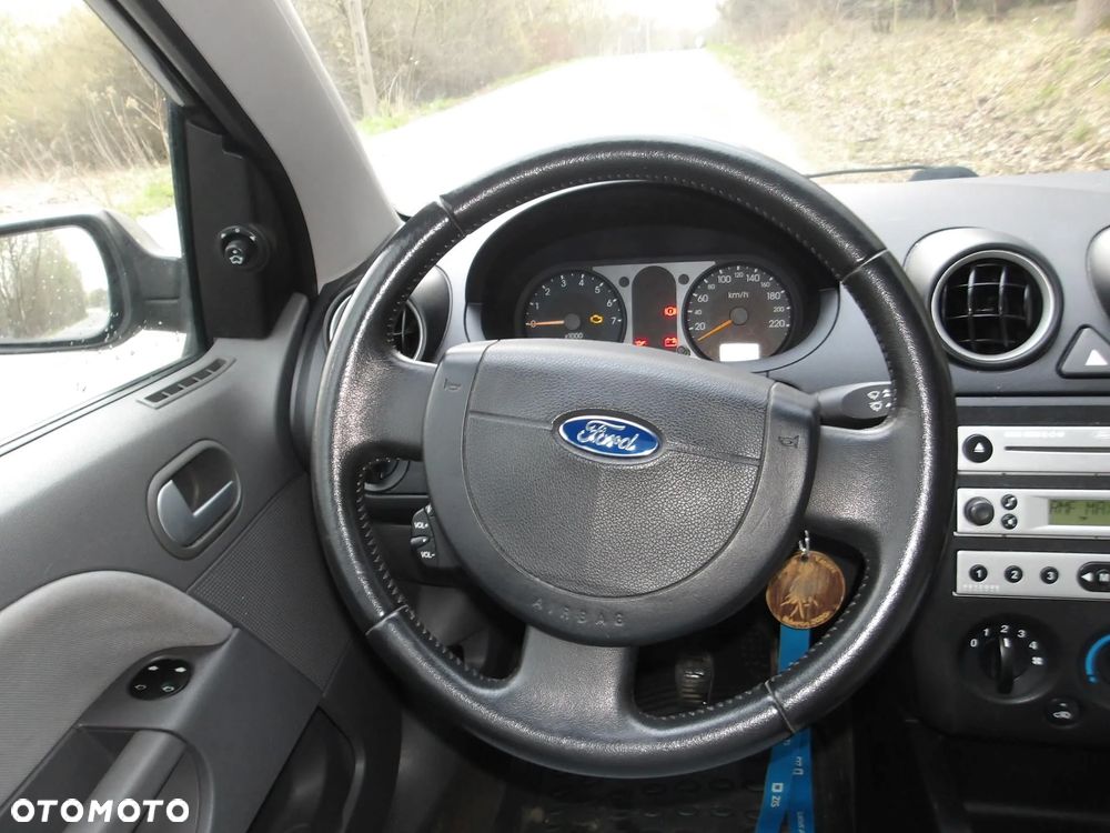 Ford Fiesta 1.4 Ghia - 18