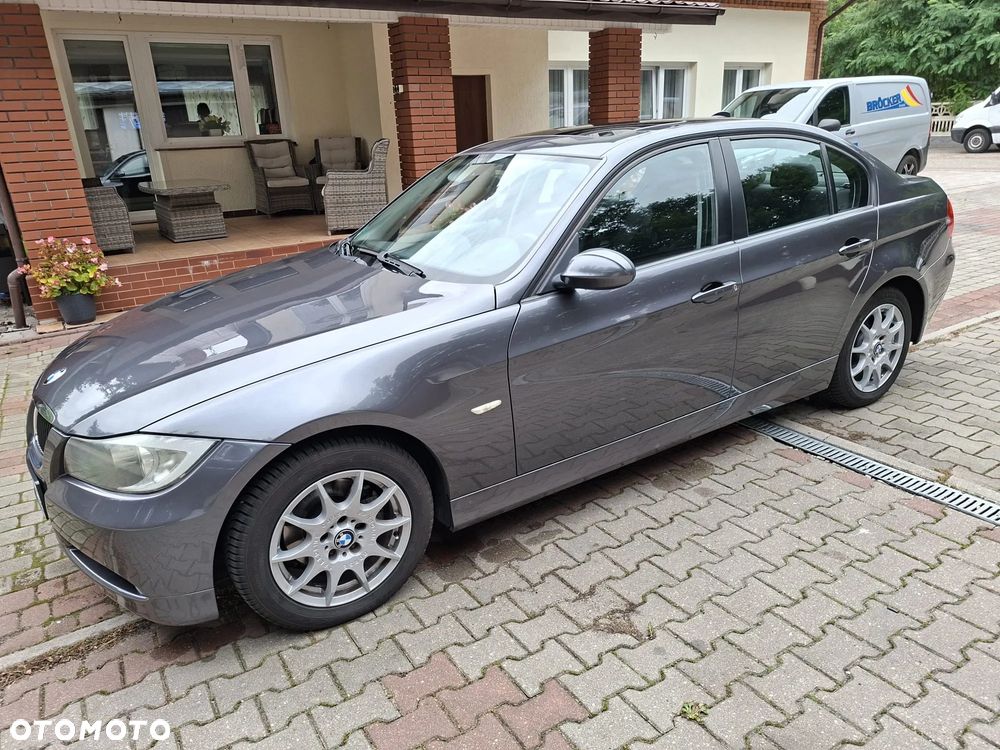 BMW Seria 3 320i - 9