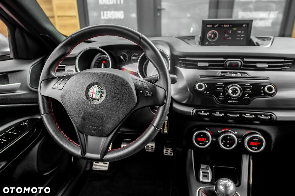 Alfa Romeo Giulietta 1.8 TBi 16V Quadrifoglio Verde - 23