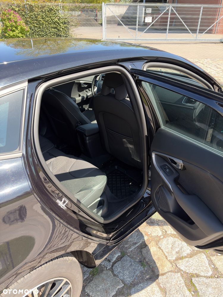 Volvo V40 T2 Momentum - 12