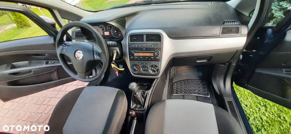 Fiat Grande Punto - 31