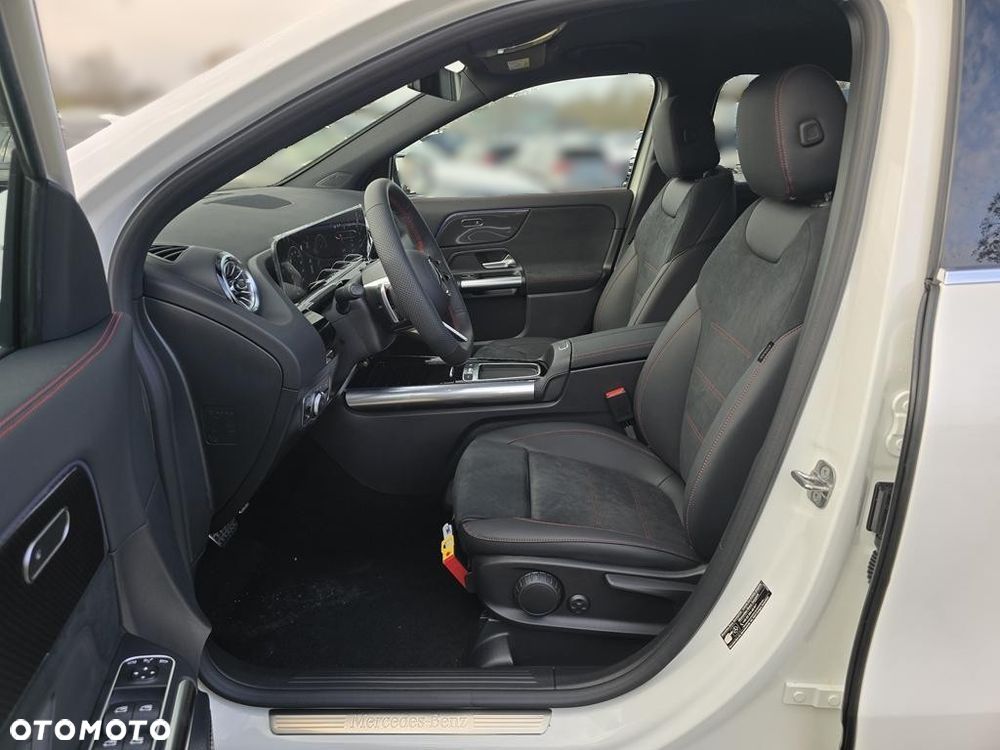 Mercedes-Benz GLA 200 mHEV AMG Line 7G-DCT - 14