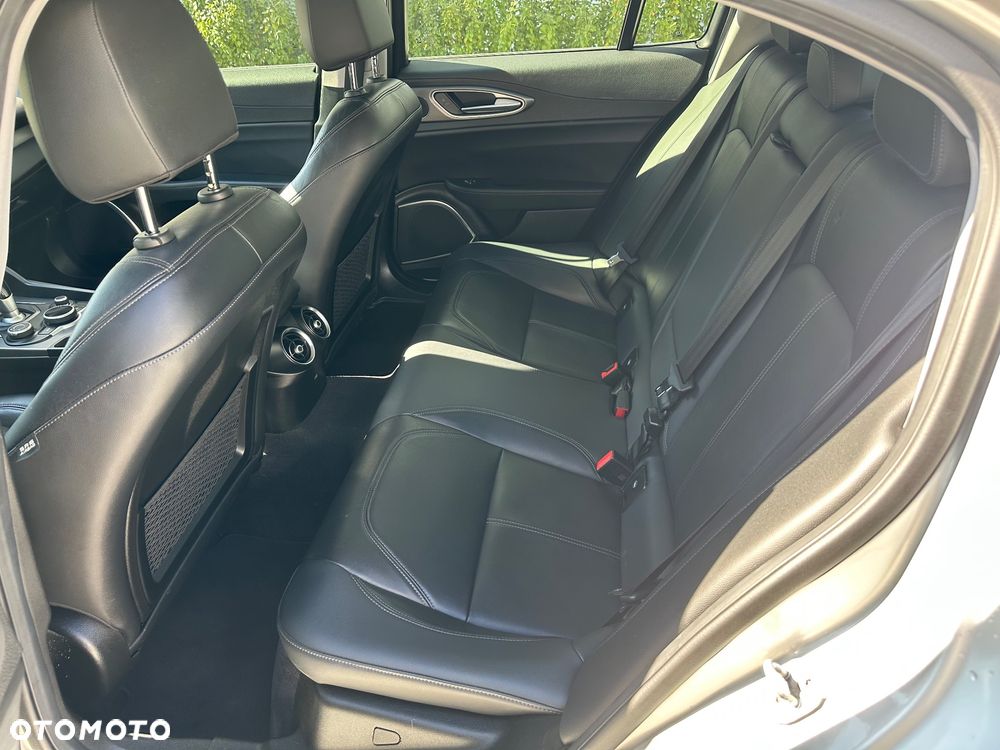 Alfa Romeo Giulia 2.0 Turbo Veloce TI Q4 - 10