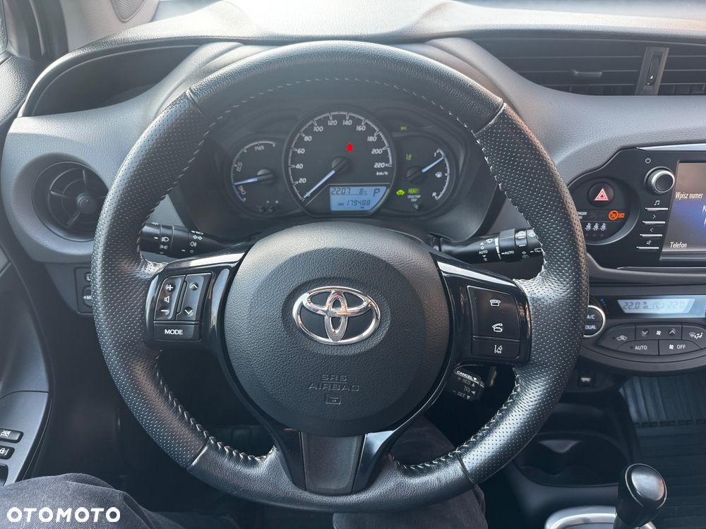 Toyota Yaris Hybrid 100 Life - 13