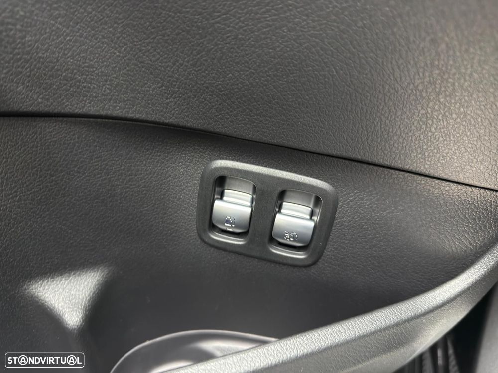 Mercedes-Benz C 300 e Avantgarde - 51