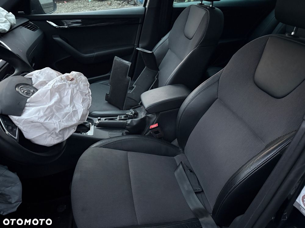 Skoda Octavia 2.0 TDI DSG Exclusive - 23